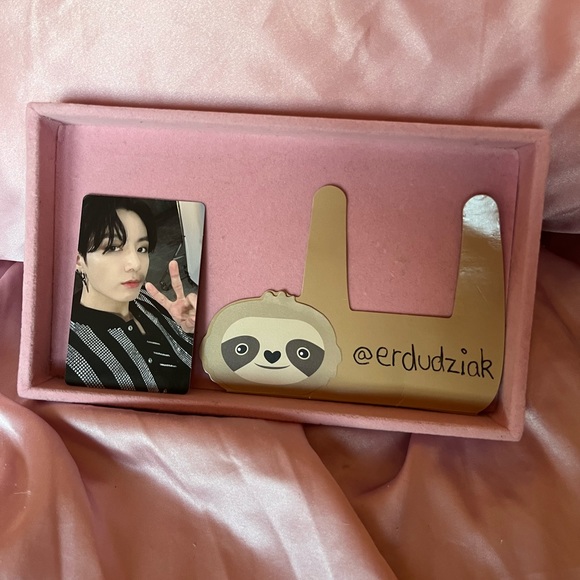 WTS $50
~ Jungkook pc MOTS ON:E Concept Photobook random - Picture 1 of 2